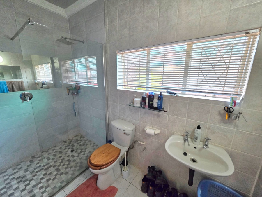 4 Bedroom Property for Sale in Morelig Free State